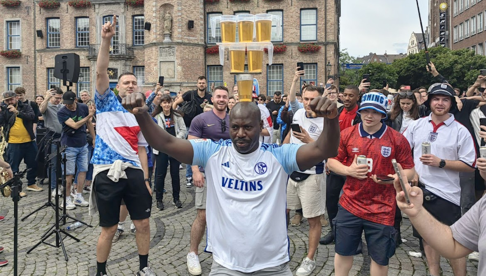 Herr Smuđa u Diseldorfu: A sad nešto sasvim drugačije! VIDEO