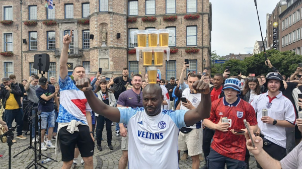 Herr Smuđa u Diseldorfu: A sad nešto sasvim drugačije! VIDEO