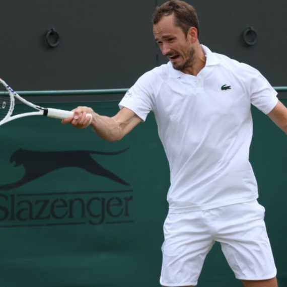 Medvedev izbegao komplikacije – sledi Dimitrov