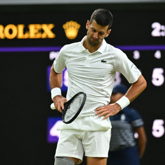 Ne muči se samo Đoković