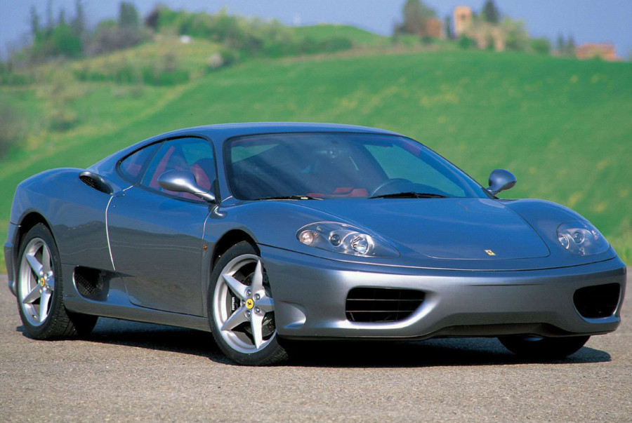 Štite svoju robnu marku: Ferrari uništio tri lažna automobila sa oznakom tog brenda