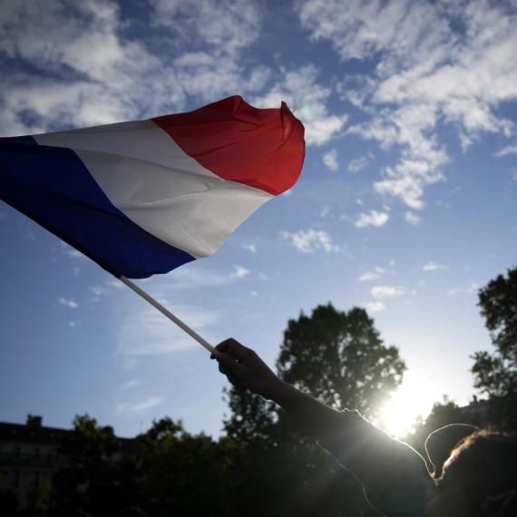 Veliko iznenađenje: Vodi levičarski Novi narodni front, Makron drugi