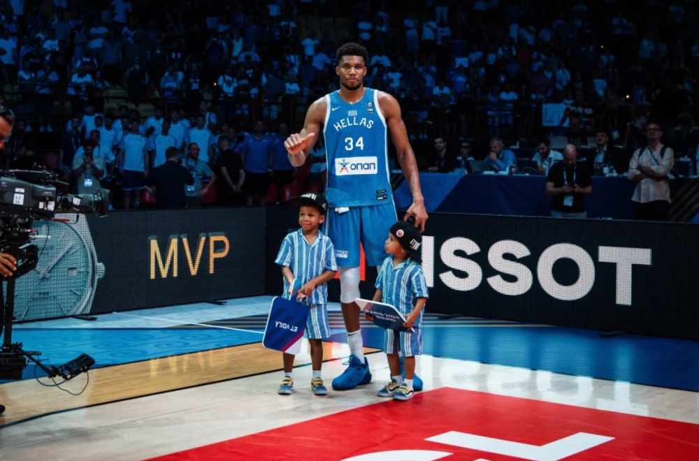 Janis odveo Grčku tamo gde joj je mesto, pa zaplakao VIDEO