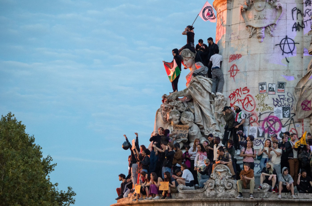 It boils in France; The elections are over - the chaos has just begun: Some are threatening, others "ashamed"
