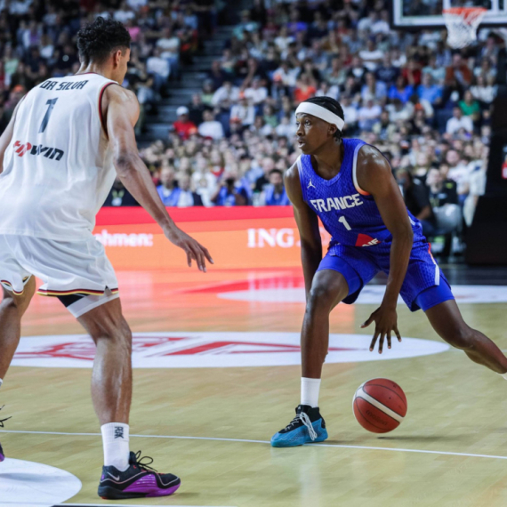 Francuska sa Nilikinom i Lesorom napada zlato u Parizu