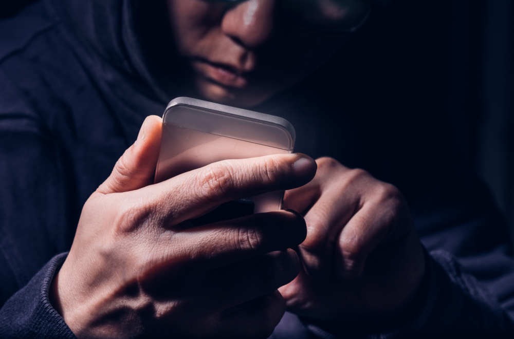 Nova prevara na internetu: Zbog prijatelja i rodbine možete da ostanete švorc