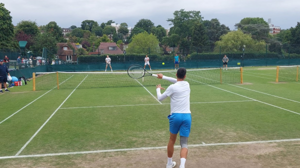 Nesvakidašnji trening Đokovića – 2 na 1 FOTO