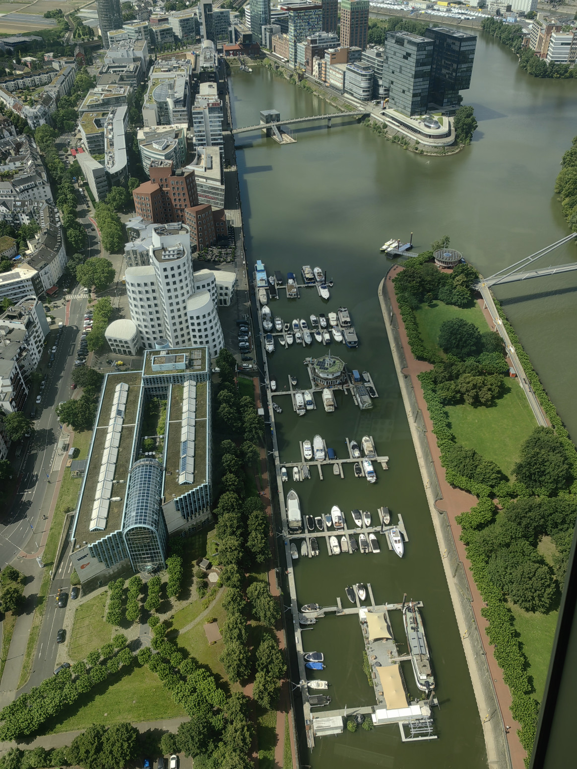 Ni na nebu, ni na zemlji