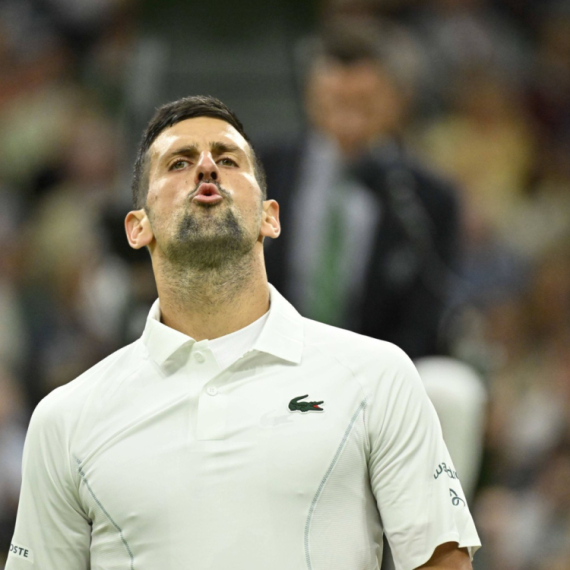 Kirjos: Ne čačkaj medveda u oko!