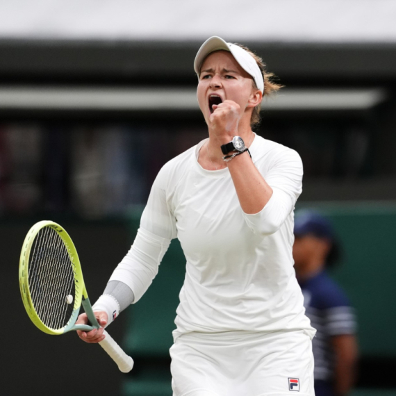 Krejčikova u četvrtfinalu VIDEO