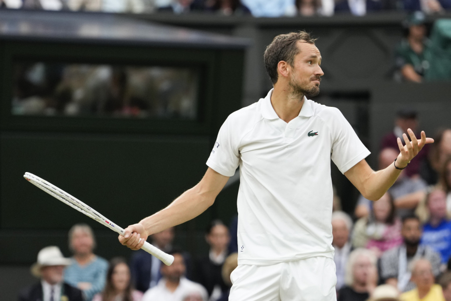 Medvedev se osvetio i izbacio Sinera sa Vimbldona!