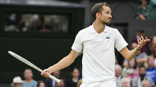 Medvedev u sukobu sa navijačima – kopira Đokovića FOTO