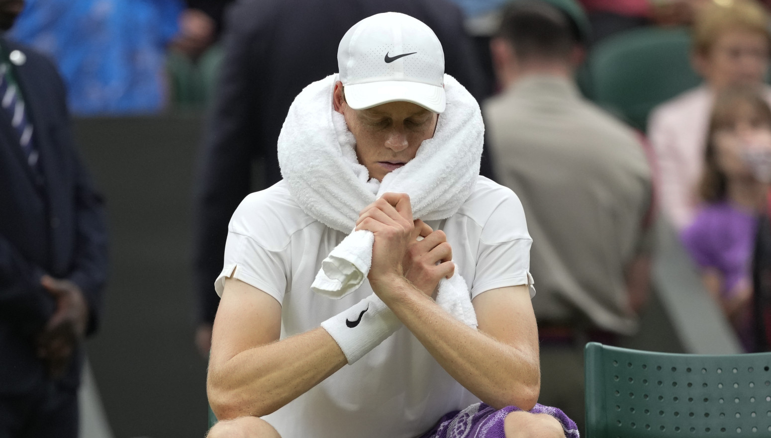 Upaljeni alarmi – Siner nije krenuo u Pariz