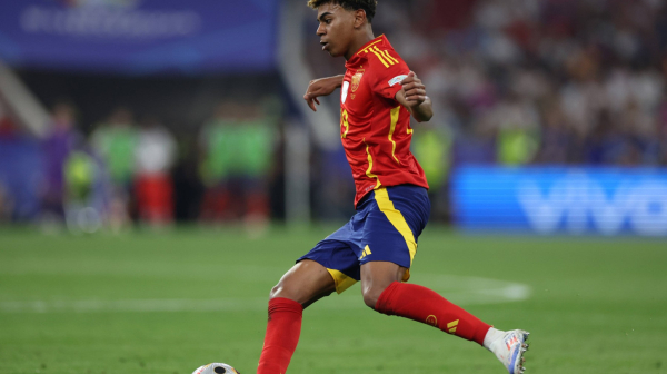 Jamal kopirao sopstveni gol Francuzima i oborio rekord Pelea VIDEO