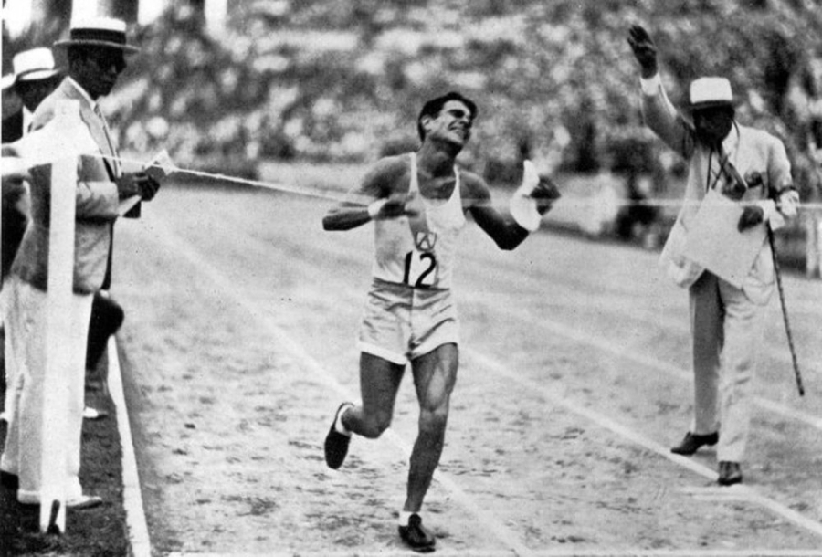 Prve profitabilne, prvo postolje i izdaja legende