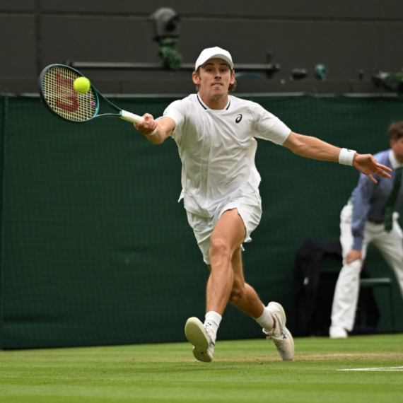 Novak u polufinalu – De Minor se povukao!