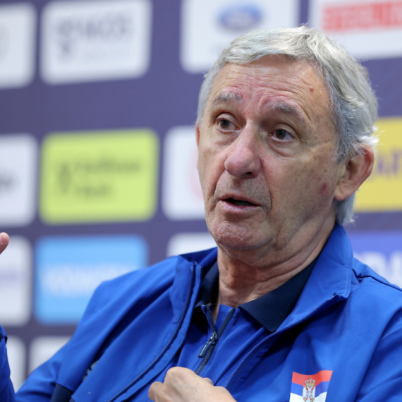 "To što Pešić kaže, dokle više izgovori?"