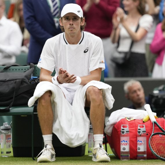 Evo zbog čega je De Minor predao Đokoviću VIDEO