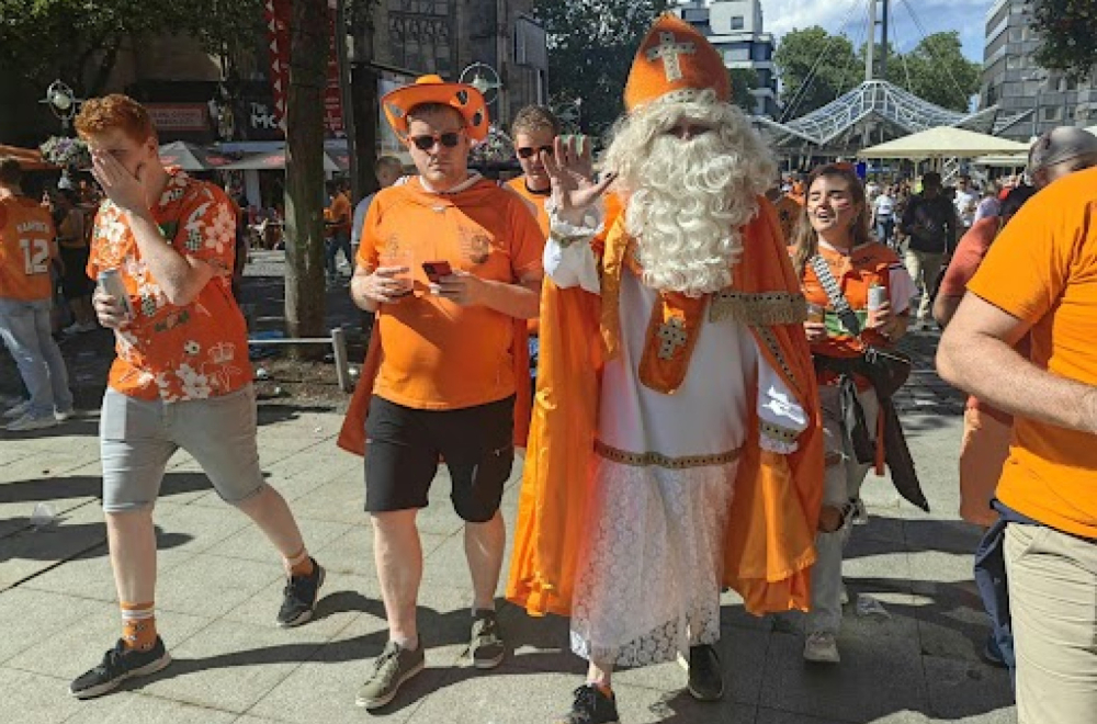 Englezi se razbežali: "Cela Holandija je došla u Dortmund!" VIDEO