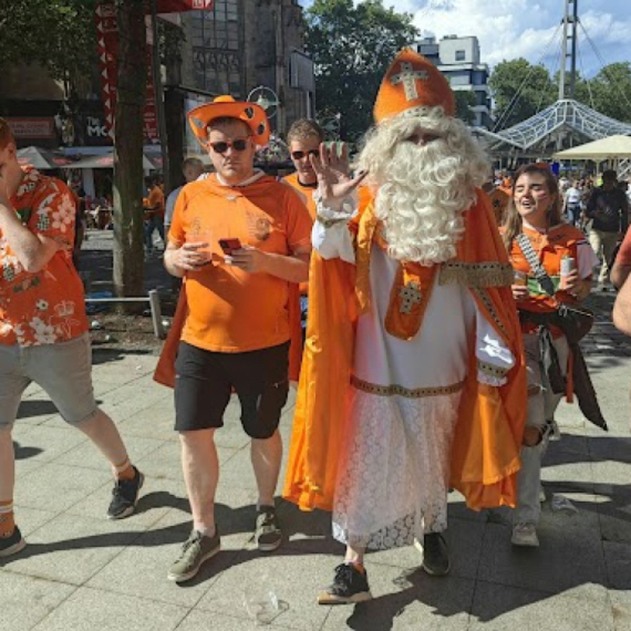 Englezi se razbežali: "Cela Holandija je došla u Dortmund!" VIDEO