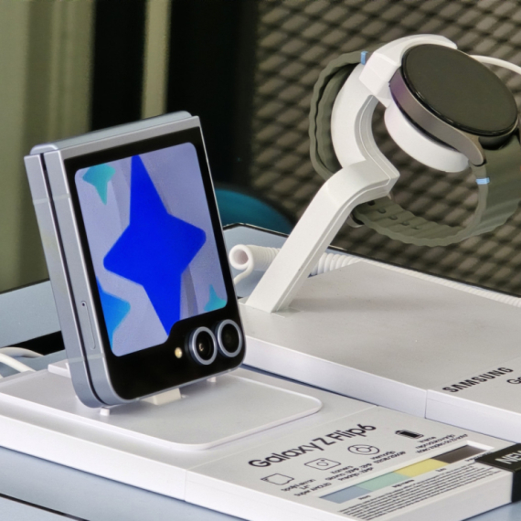 Samsung predstavio poboljšane savitljive telefone i pametni prsten VIDEO