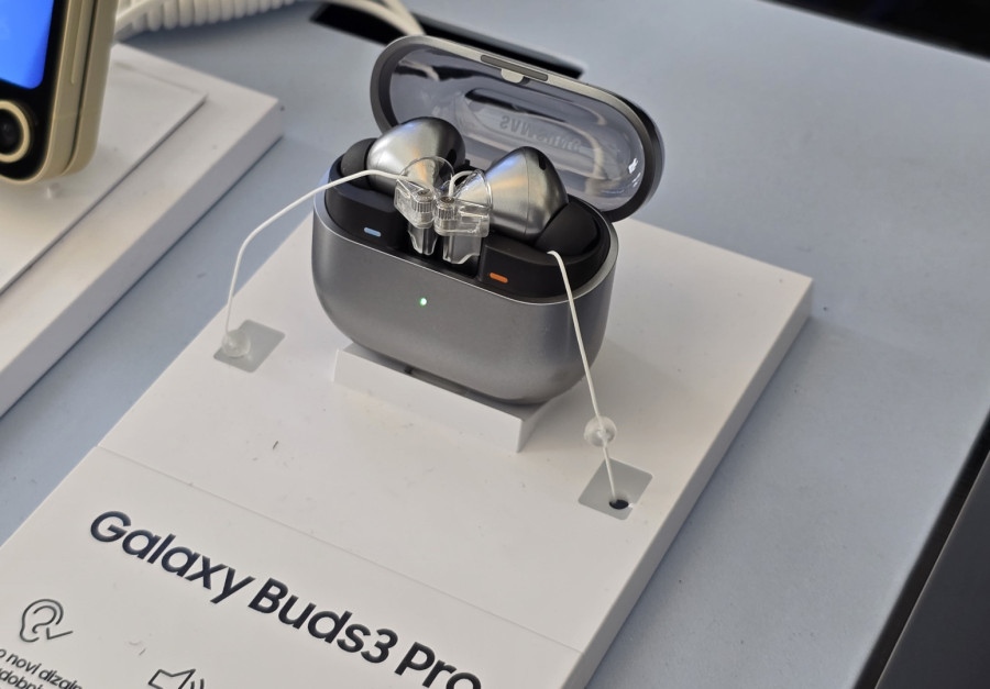 Galaxy AI je stigao na nove savitljive Samsung telefone: Ovo su cene u Srbiji FOTO