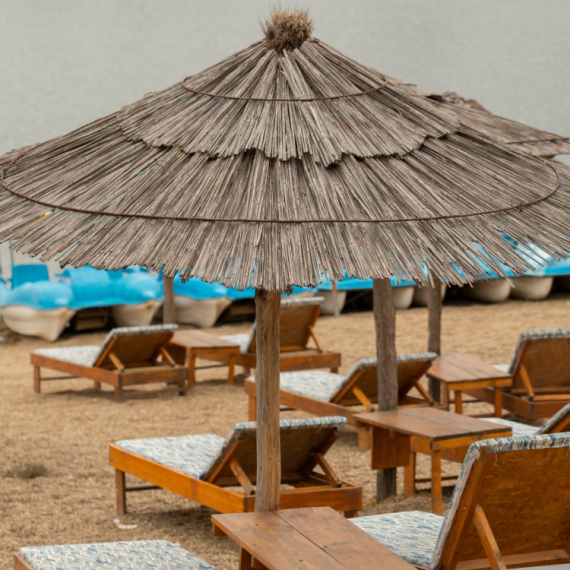 Ljudi oduševljeni srpskim "morem": Na sat i po vožnje od Beograda prava letnja oaza VIDEO