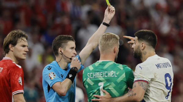 Oštetio Srbiju protiv Danske – sada sudi finale EURO VIDEO