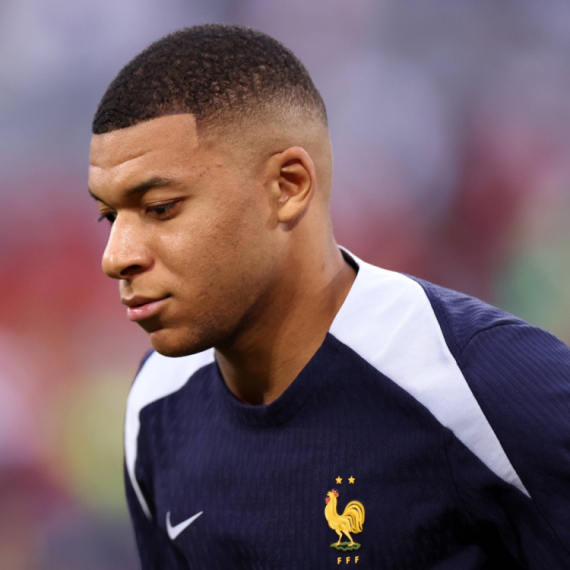 Real pustio u prodaju dres Mbapea VIDEO