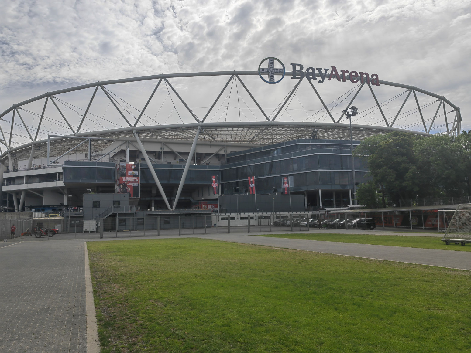 Herr Smuđa u domu šampiona – Zvezda ovde ima posebno mesto VIDEO