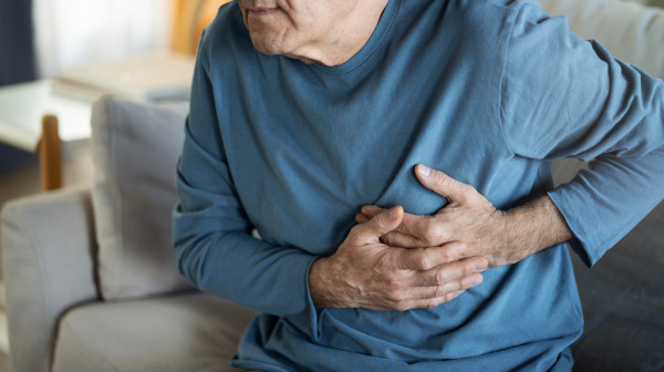 Ova tri znaka upozorenja se javljaju godinama pre srčanog udara