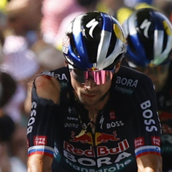 Roglič odustao od Đira – pao, pa se povukao VIDEO