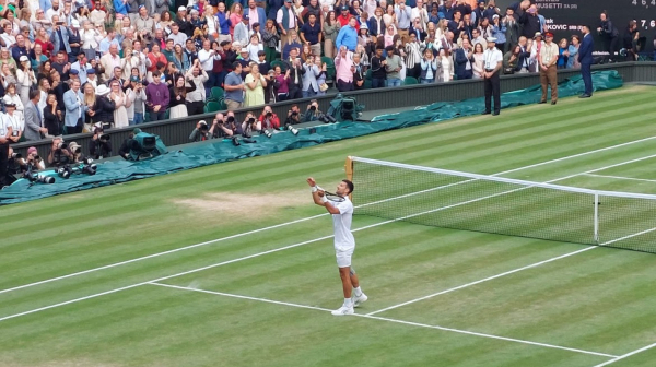 Novak "played the violin" again – he also had a message for the audience VIDEO