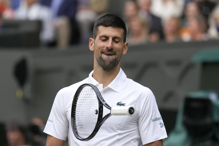 Novak napada Federera: Pritisak je veliki