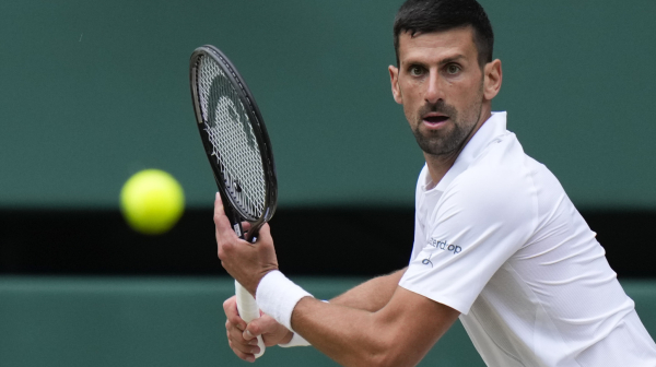 Novak "napada" Federera: "Pritisak je veliki"
