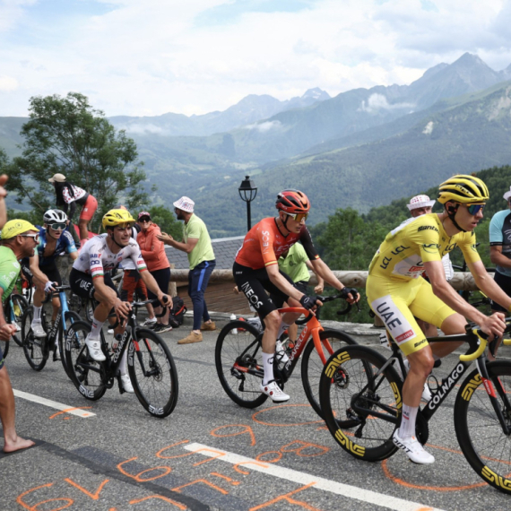 Navijač sasuo čips u lice Pogačaru! VIDEO