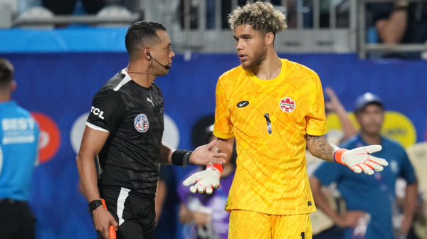 Novi skandal na Kopa Amerika: Golman Kanade krio bočicu kolegi pri izvođenju penala VIDEO