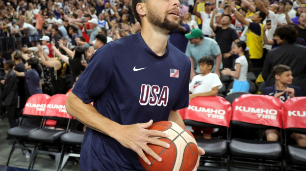 Stef Kari pred Srbiju: "Mnogo je istorije iza nas – biće teško"