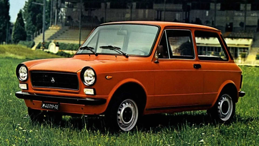 Italijanska vlada želi da preuzme dva kultna auto-brenda od Stellantisa, u igri i Kinezi