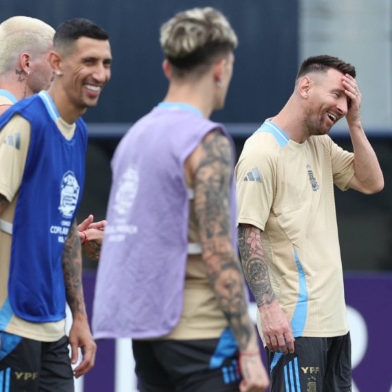 Pre godinu dana prodavao na ulici – sad deli svlačionicu sa Mesijem