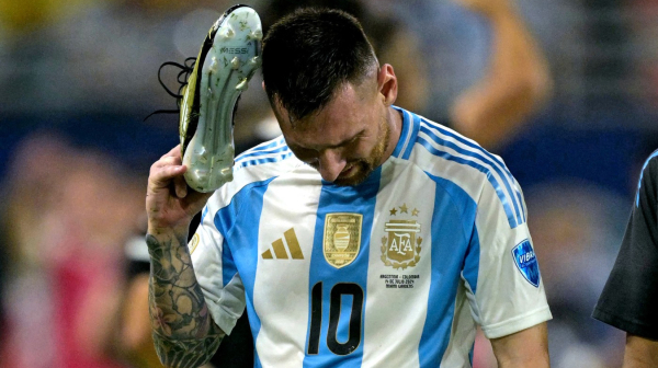 Mesi se slomio posle povrede – nije mogao da zaustavi suze VIDEO