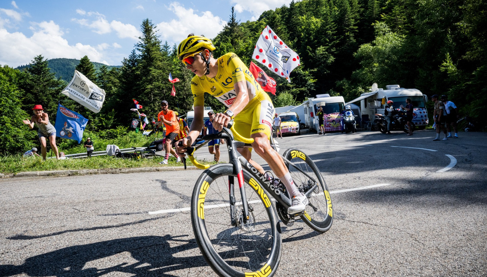 U senci tenisa i fudbala – Pogačar vozio najbolju biciklističku trku u istoriji VIDEO
