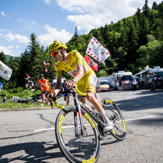 U senci tenisa i fudbala – Pogačar vozio najbolju biciklističku trku u istoriji VIDEO