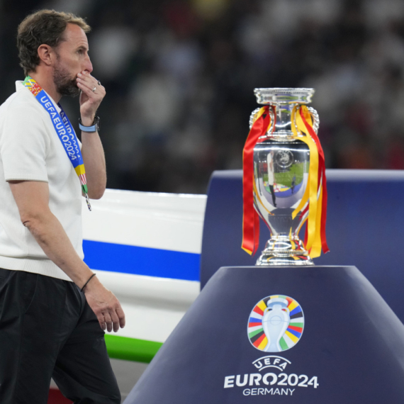 Poraz u finalu neuspeh – Sautgejt podneo ostavku!