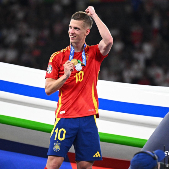 Olmo sačuvao Špance, a ona njega svojim navijanjem: "I više nego ponosna" FOTO