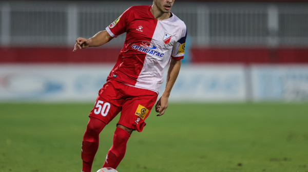 Novi bek crno-belih: "Partizan je klub za koji navija pola države"