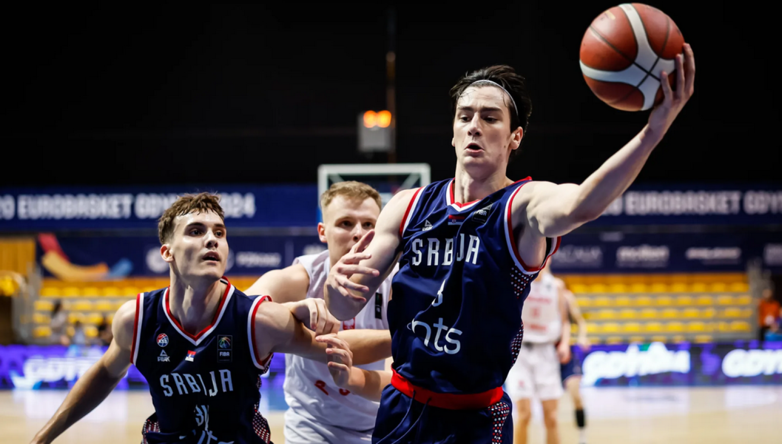 Juniori Srbije deklasirali Poljsku i kao prvi prošli u 1/8 finala Evrobasketa