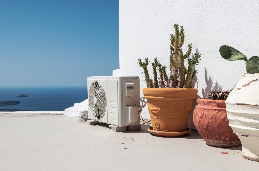 Komšije podeljene oko novog zakona: Kazna za klimu na vidljivom mestu 5.500 evra