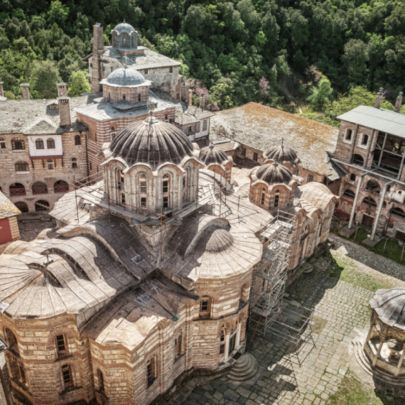 Vlada Srbije donela odluku u vezi s manastirom Hilandar