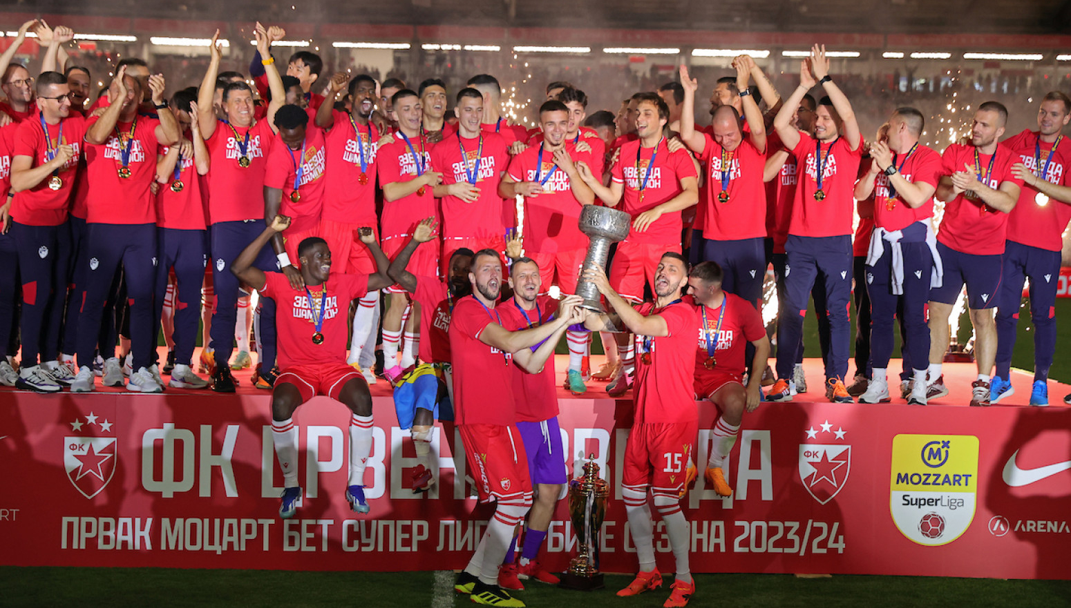 Zvezda predstavila novi dres VIDEO